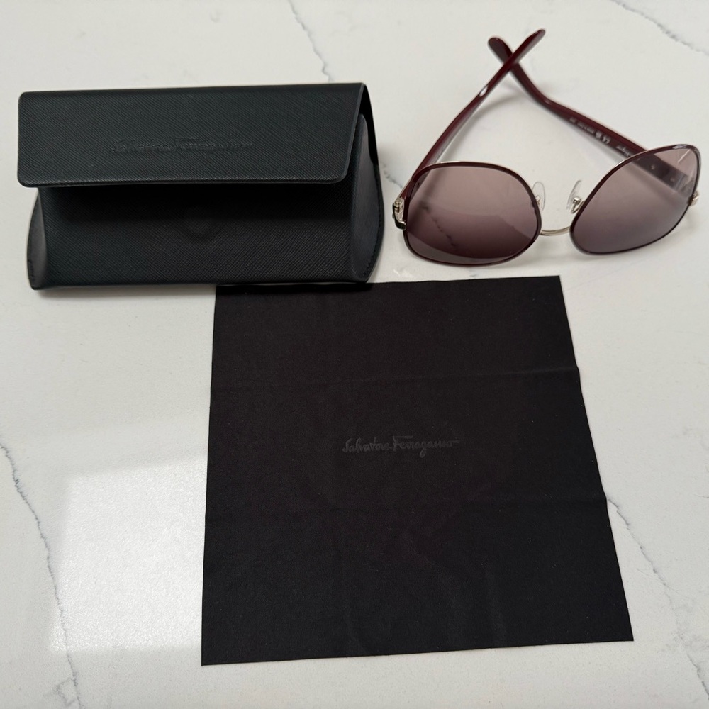 Salvatore Ferragamo Women's Sunglasses Sf150s Rectangular